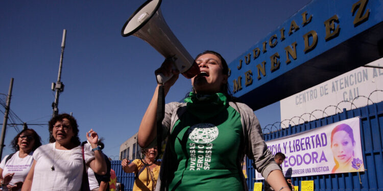 El Salvador Releases 3 Women Serving Long Prison Sentences for Abortions