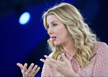 3 Cold-Calling Secrets From Sara Blakely, Founder of Spanx