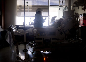 ¿Por qué es más probable que los hombres mueran por COVID-19?