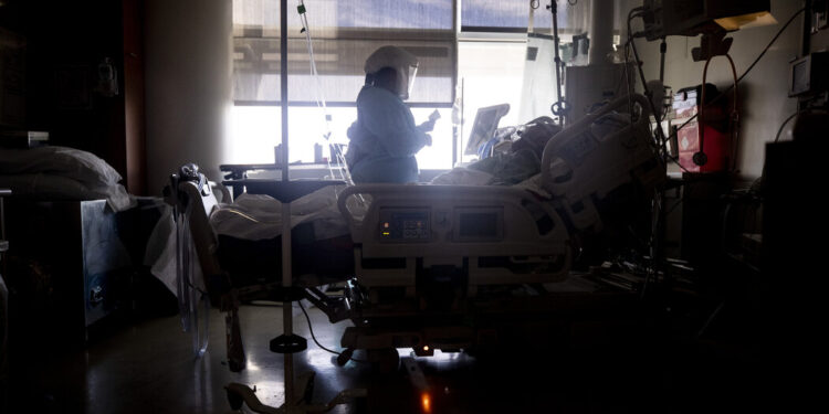 ¿Por qué es más probable que los hombres mueran por COVID-19?