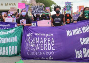 ‘Marea Verde’ Feminist Collective Defends the Right To Decide in Mexico: “Sick and Tired of Seeing Our Sisters Go to Jail”