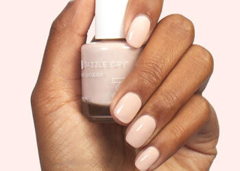 Dazzle Dry Review: This Quick-Dry Nail Polish is Worth It