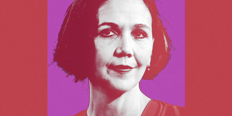 Opinion | Maggie Gyllenhaal Wants to Tell the Transgressive Stories of Motherhood