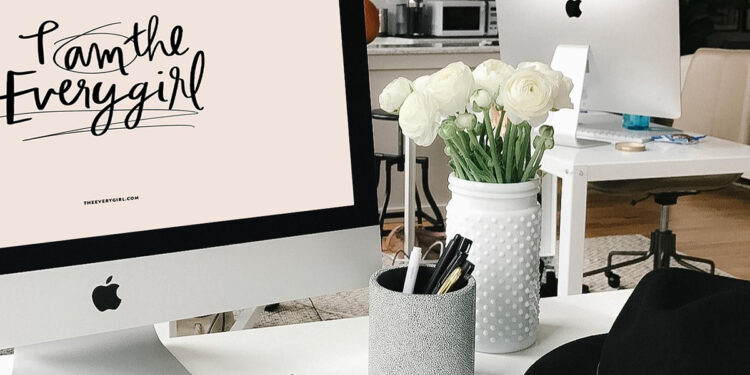SURPRISE! Free, Downloadable Tech Backgrounds To Celebrate The Everygirl Media Group’s 10th Anniversary