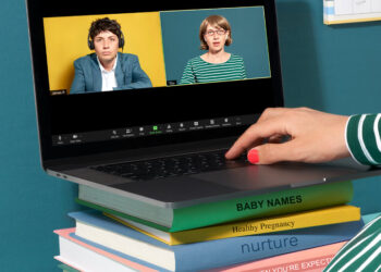 Al trabajar a distancia, las mujeres deciden quién se entera de su embarazo