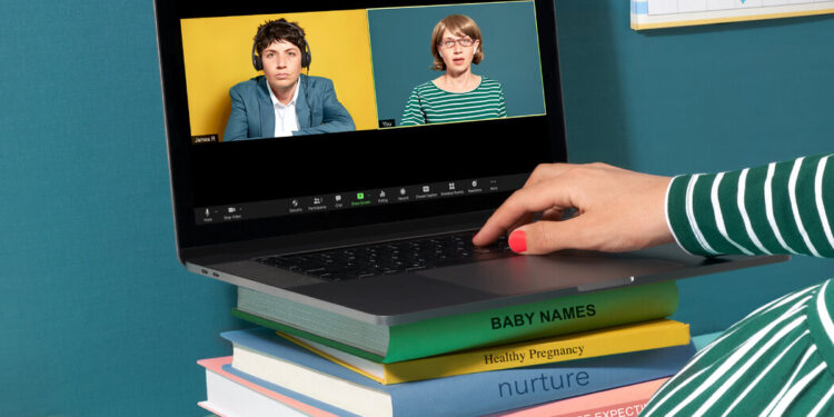 Al trabajar a distancia, las mujeres deciden quién se entera de su embarazo