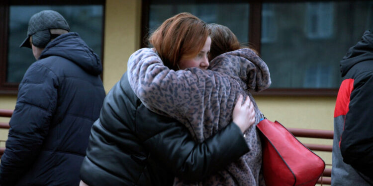 ‘I Must Save My Mom’: The Women Returning to Ukraine