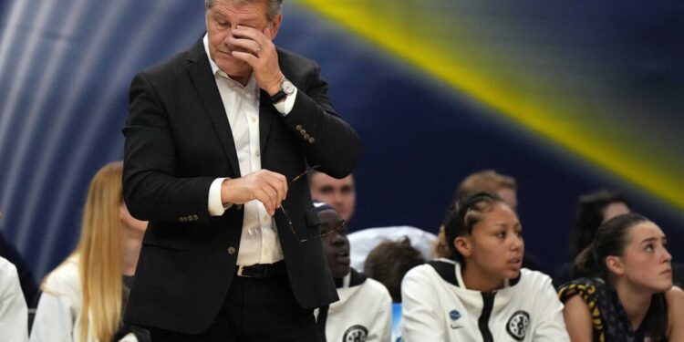 South Carolina Victory Extends UConn’s Championship Drought
