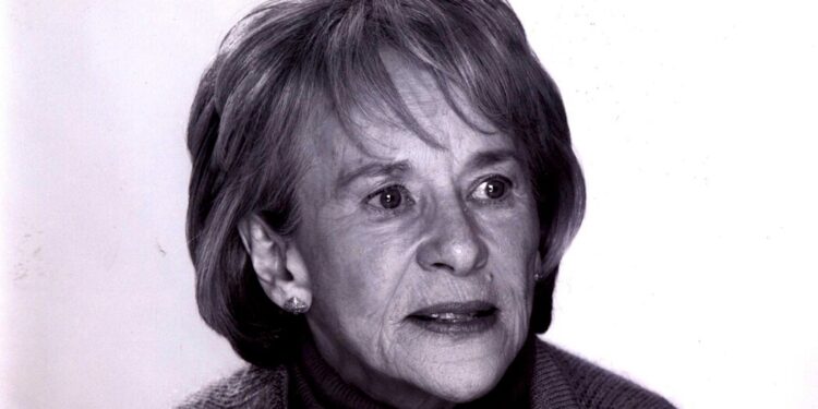 Eleanor Munro, Who Profiled Women Artists, Is Dead at 94