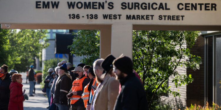 Kentucky Becomes First State to Ban In-Clinic Abortion, Forcing People Out of State or Online for Care