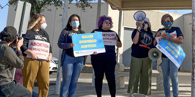 Woman Arrested for Abortion in Texas, Held on Half-Million-Dollar Bond: ‘This Arrest Is Inhumane’