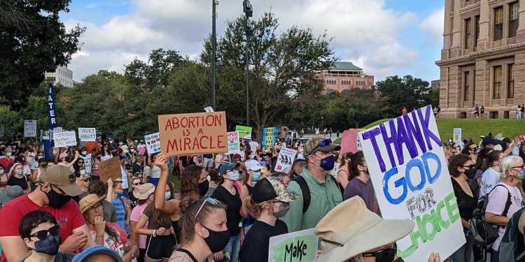 Kelly’s Story: Overcoming S.B. 8 and a ‘Crisis Pregnancy Center’ to Have an Abortion in Texas