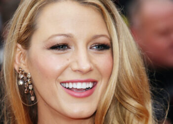 Everything You’d Find in Blake Lively’s Makeup Bag