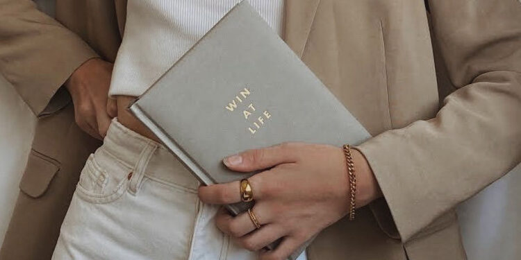 5 Manifestation Journal Prompts for Your Best Life Ever