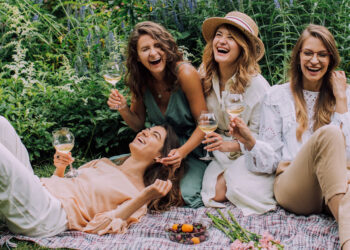 Signs Your Outgrowing Friends and What to Do About It