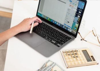 Budgeting Tips for When Everyone You Know is Getting Married