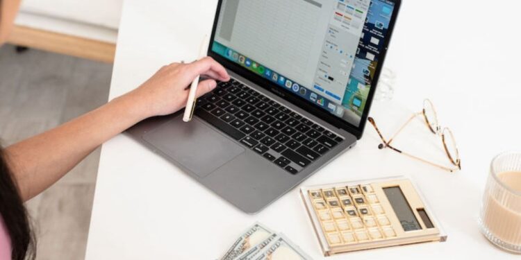 Budgeting Tips for When Everyone You Know is Getting Married