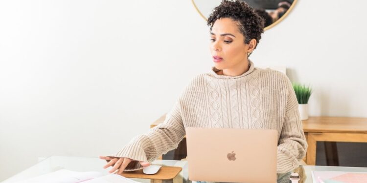 How Successful Women Tackle The Midweek Slump