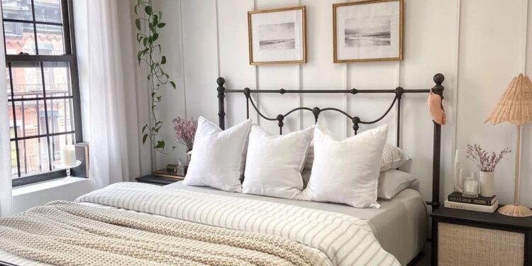 6 Storage Hacks You Need If Your Apartment Has Zero Closets