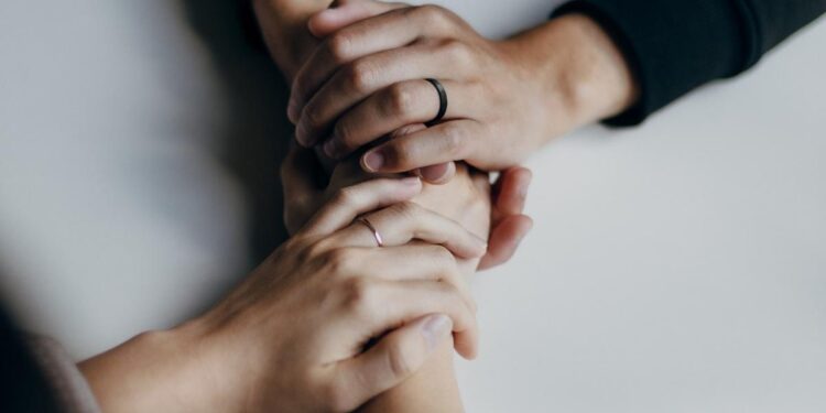 I Talked to Relationship Therapists About Ultimatums—Here’s What They Said