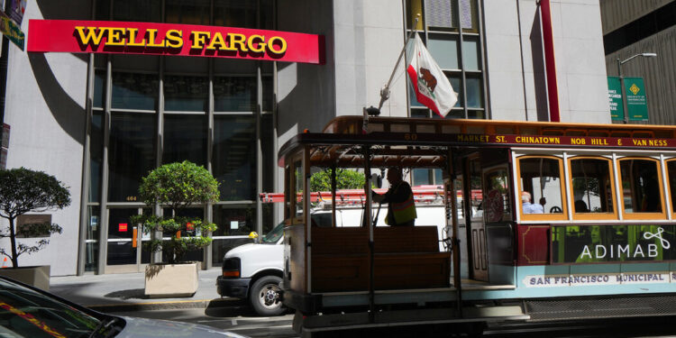 Wells Fargo Announces ‘Pause’ of Policy That Led to Fake Job Interviews