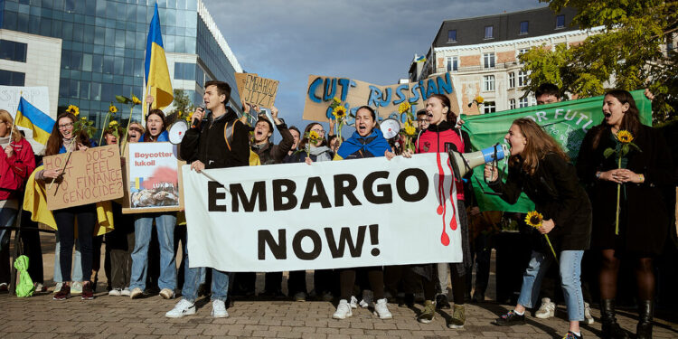 New Brand of Activist Takes Aim at Ukraine War and Climate Crisis, Together