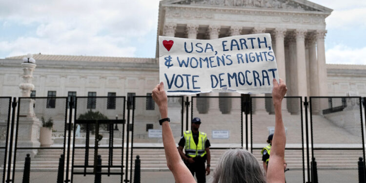 Opinion | Elizabeth Warren and Tina Smith: Roe Is Gone but the Fight Has Just Begun
