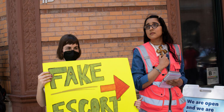 Democrats in Congress Introduce Bill to Crack Down on Fake Clinics and Anti-Abortion Disinformation