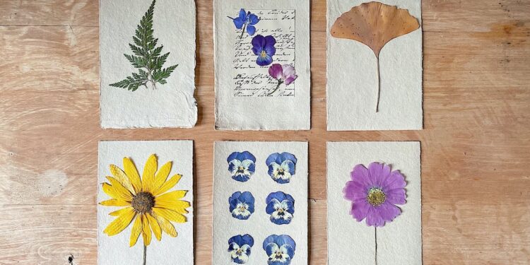 How to Press Flowers for the Prettiest DIY Decor