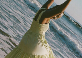 5 Ways to Style a Dress on Your Next Vacation