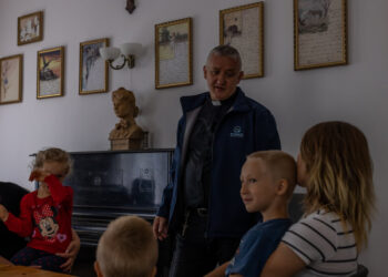 A Polish Priest’s War Against Abortion Focuses on Helping Single Mothers