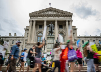 40 Percent of Single Moms Face Food Insecurity. The Fall of Roe Will Plunge Them Deeper Into Poverty