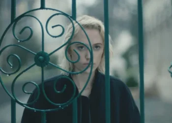 ‘Watcher’: Elegant Thriller, Feminist Cautionary Tale