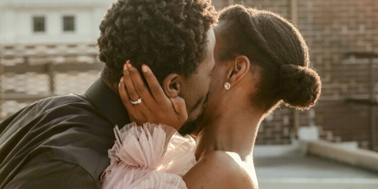 Tips to Make the Most of Your Engagement Photos Session