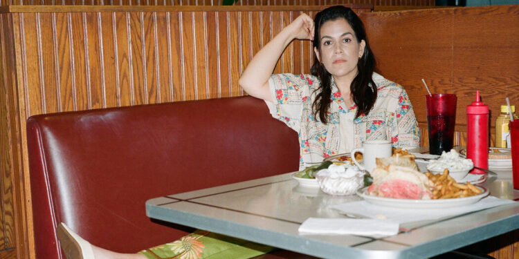 In ‘A League of Their Own,’ Abbi Jacobson Makes the Team