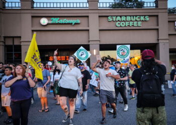 Unionized Starbucks Employees Fight for Abortion Care Benefits
