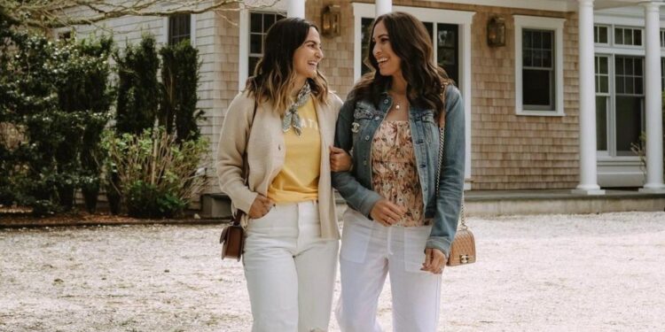 How To Plan a Girls’ Trip Without Ruining Your Friendships