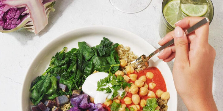 Is the ‘What I Eat in a Day’ Trend Helpful or Harmful?