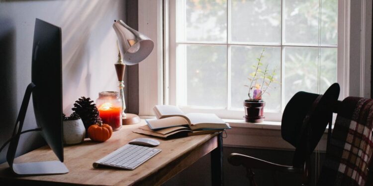 How To Refresh Your Work Routine For Fall |The Everygirl