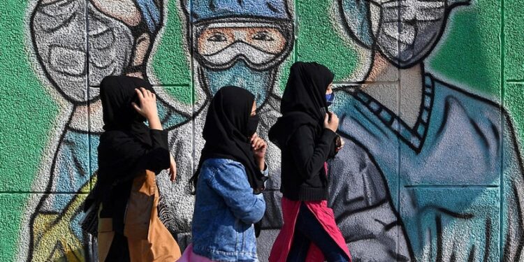 Only 7% of Urban Indian Women Have Paid Jobs