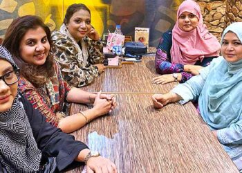 Arshi Minnat, Ritu Saraf, Saleha Tarannum, Mumtaz Raza and Rukhshi Elias