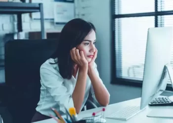 The survey further showed that 89 per cent Indian women are overwhelmed trying to balance work from home.