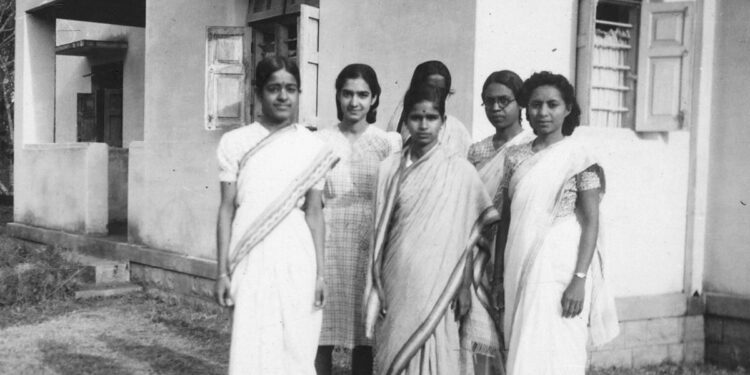 Students outside the first women’s hostel at IISc, C. 1945. (L-R) Rajeswari Chatterjee, Roshan Irani, M Premabai, Miriam George and Violet D’Souza.
