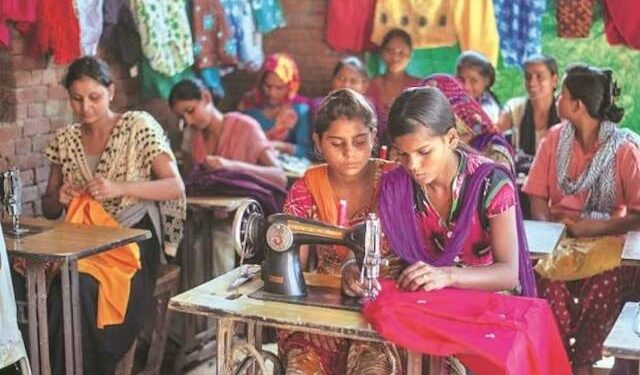 Women in Indian informal sector ready for lower wages for health benefits.