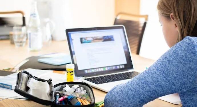 5 ways online learning is playing a crucial role in empowering women