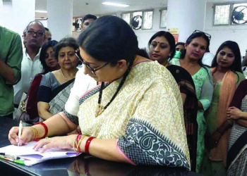 Smriti Irani has Invested in This Post Office Scheme, Women have Investment Opportunity Only Till Next Year