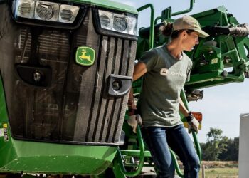 John Deere Partners with Dovetail Workwear to Support and Equip Women in Agriculture