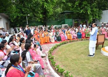 Union Minister Hosts ‘Lakhpati Didis’ and Farmers on Independence Day